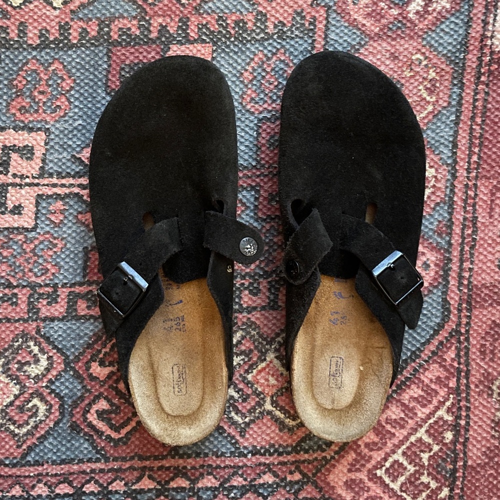 Women’s Birkenstock Boston’s in Black Suede Soft Bed Clogs